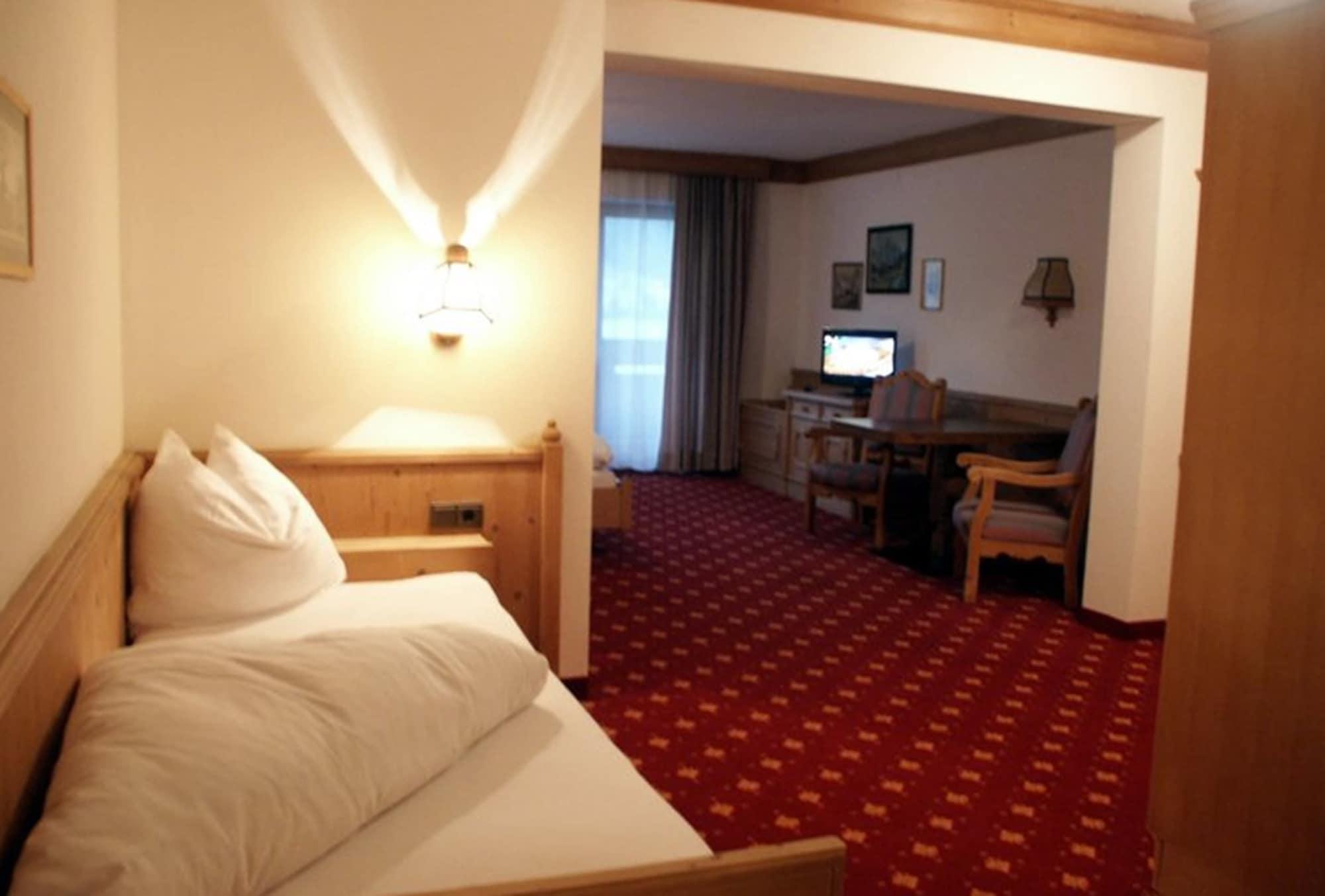 Hotel Malerhaus Fügen Dış mekan fotoğraf